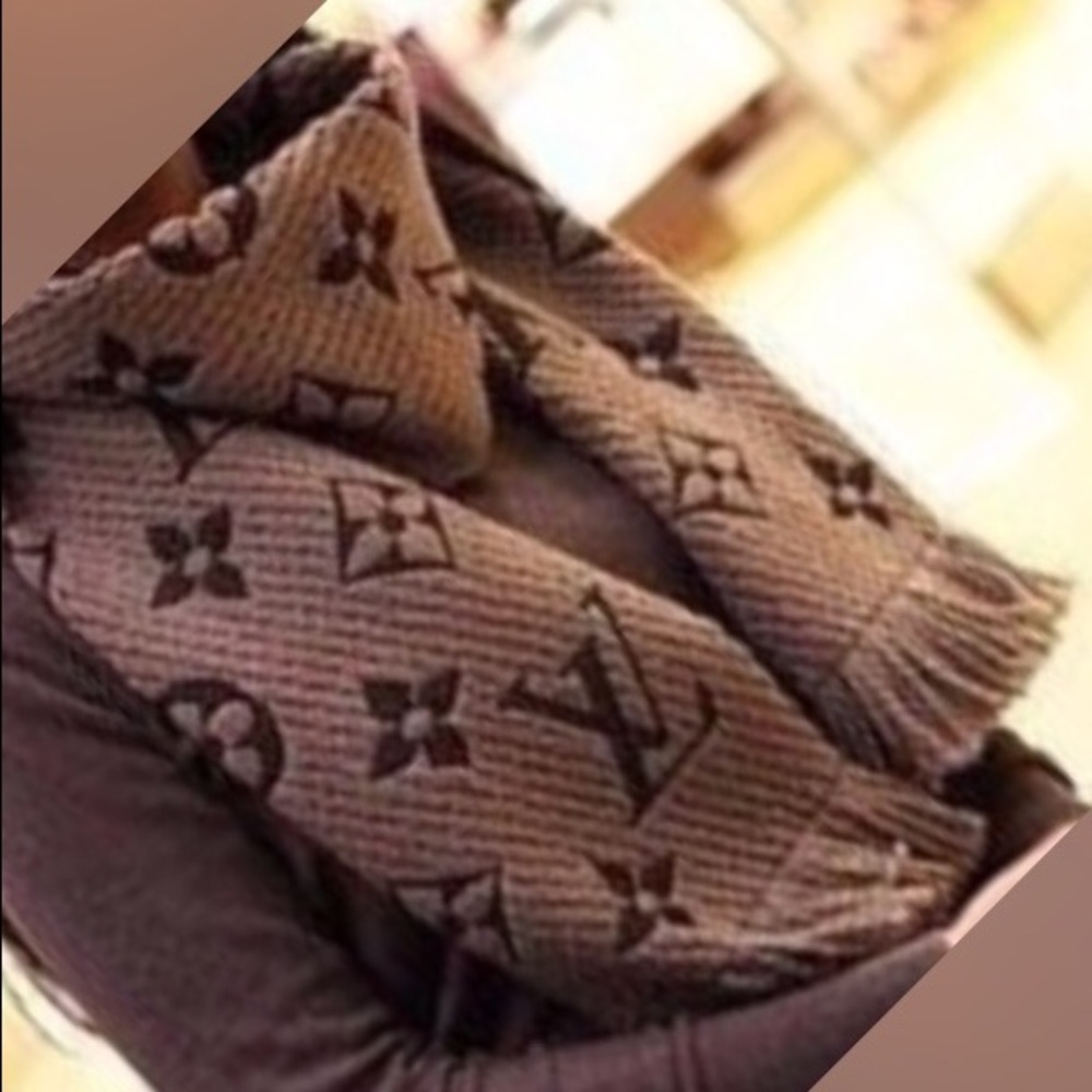 Louis Vuitton scarf